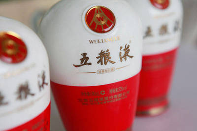白酒行业大洗牌 茅台、五粮液集体“瘦身”，是蓄势还是衰落？